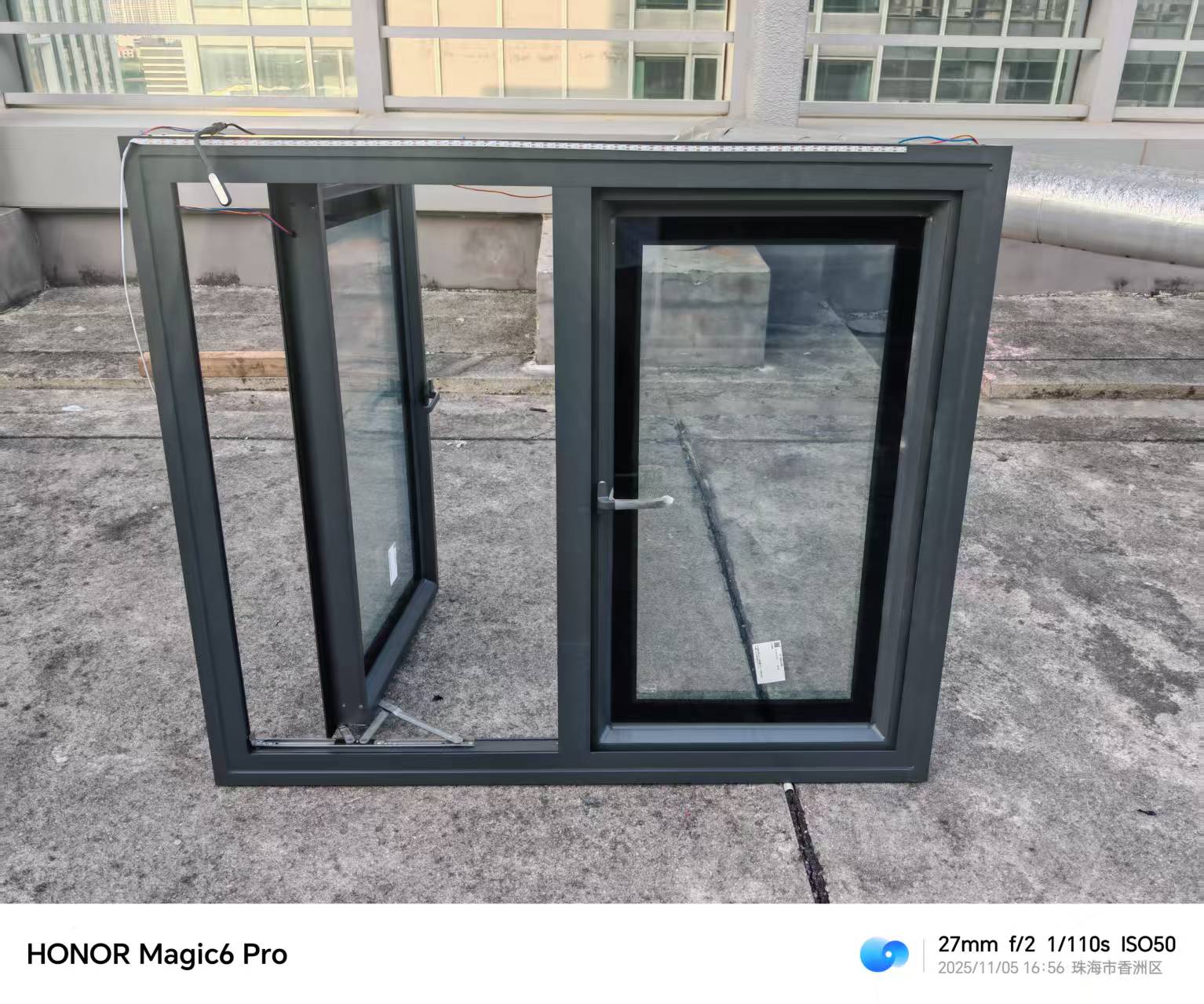 Photovoltaic windows