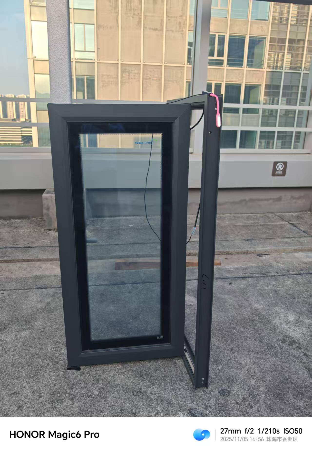 Photovoltaic windows